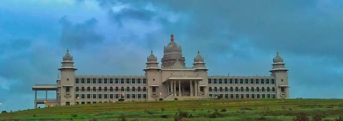 ಅಧಿವೇಶನ ದ ಮೊದಲ ದಿನವೇ ಸಾಲು ಸಾಲು ಪ್ರತಿಭಟನೆಗಳು