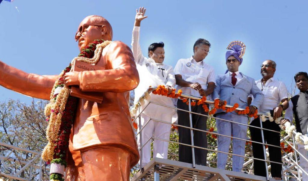 ಹುಕ್ಕೇರಿಯಲ್ಲಿ ಅಂಬೇಡ್ಕರ್ ಅವರ ಭವ್ಯ ಕಂಚಿನ ಪ್ರತಿಮೆ ಅನಾವರಣ ಬೃಹತ್ ಕಾರ್ಯಕ್ರಮ