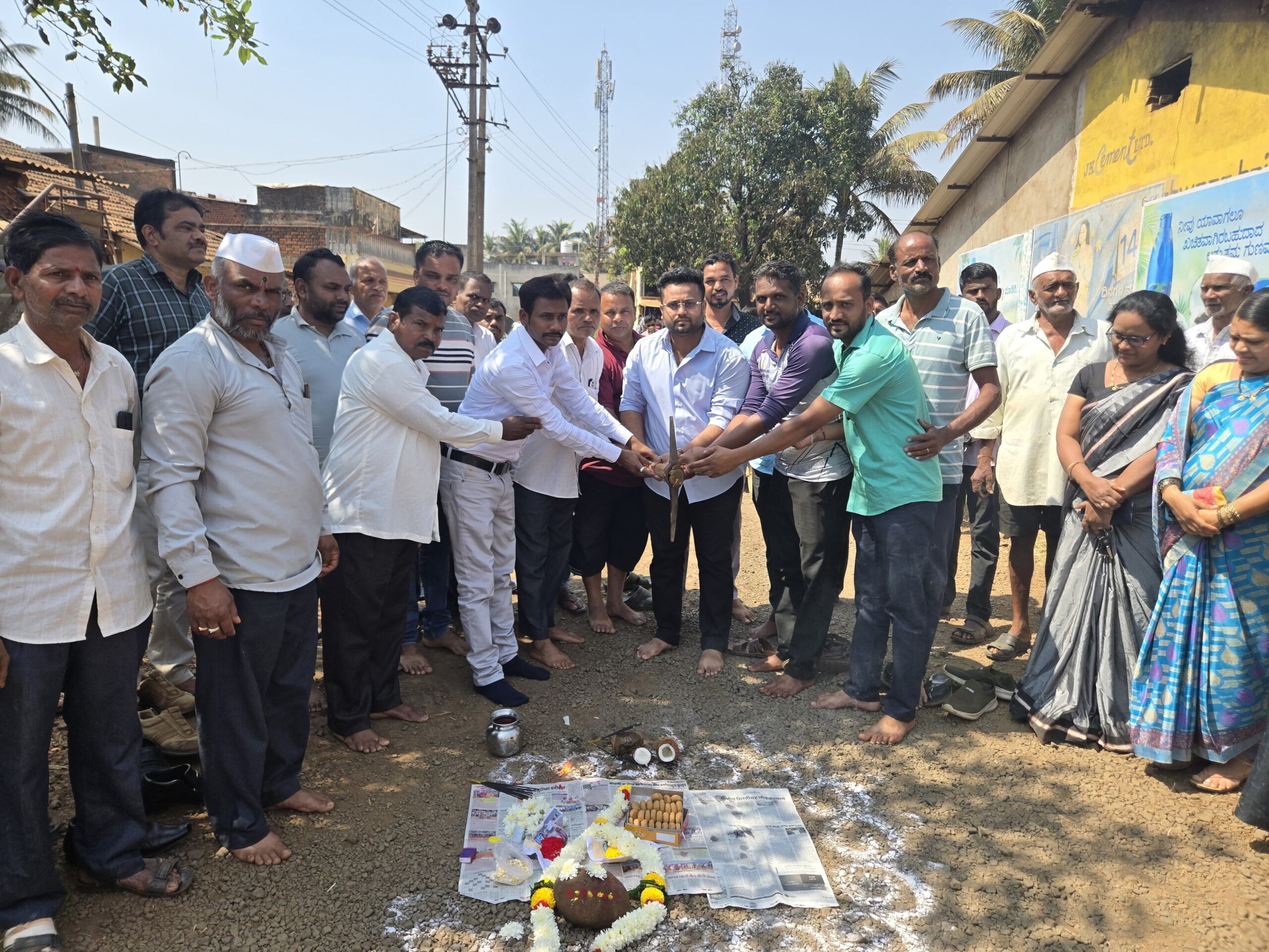 ಮಂಡೋಳಿ: ಮುಖ್ಯರಸ್ತೆ ನಿರ್ಮಾಣ ಕಾಮಗಾರಿಗೆ ಚಾಲನೆ
