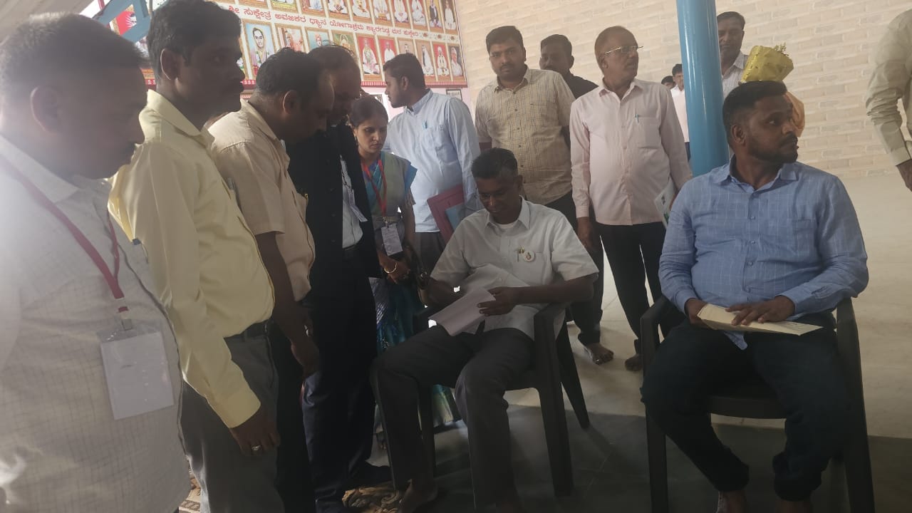 ಬಿ.ಕಾಂ ದ್ವಿತೀಯ ಸೆಮಿಸ್ಟರ್ಗೆ ಅರ್ಥಶಾಸ್ತ್ರ ವಿಷಯವನ್ನು ಮುಂದುವರಿಸುವಂತೆ ಮನವಿ…!