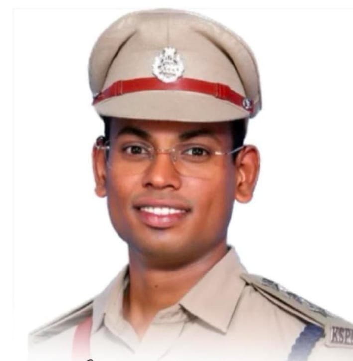 ಕೊಟ್ಟೂರು: UPSC ಪರೀಕ್ಷೆಯಲ್ಲಿ 894 ನೇ rank ಪಡೆದ ಟಿ, ವಿಜಯ್ ಕುಮಾರ್ ರವರಿಗೆ ವಾಲ್ಮೀಕಿ ಸಮಾಜದ ಮುಖಂಡರಿಂದ ಅಭಿನಂದನೆ