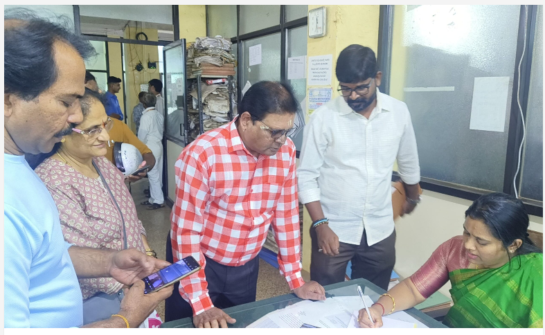 ಇಆಸ್ತಿ, ಬಿಆಸ್ತಿ ಪ್ರಕ್ರಿಯೆಯ ಪರಿಶೀಲನೆ ಮಾಡಿದ ಪಾಲಿಕೆಯ ಆಯುಕ್ತರಾದ ಶುಭ .ಬಿ