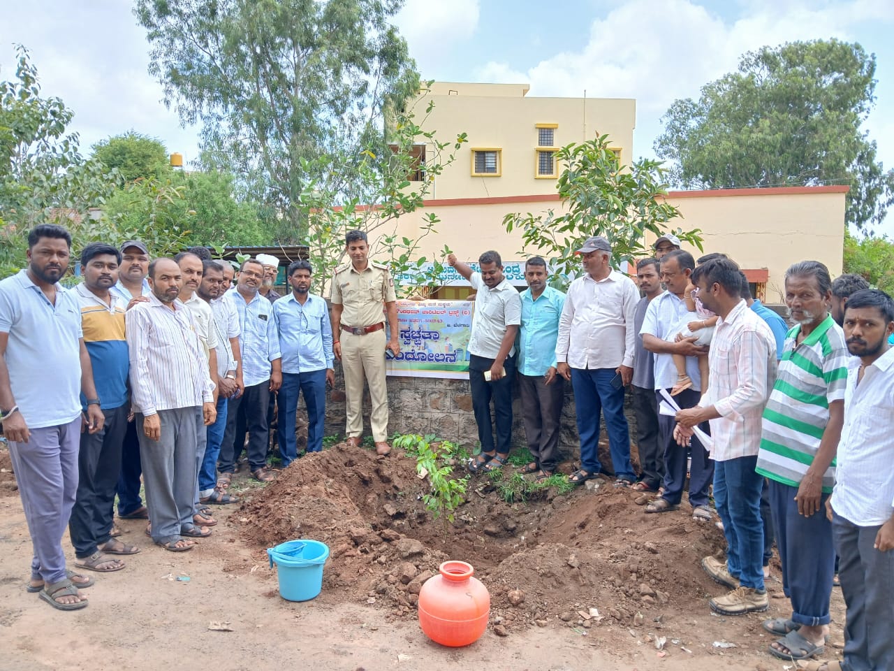 ಪರಿಸರ ರಕ್ಷಣೆ ಎಲ್ಲರ ಹೊಣೆ; ಯಮಕನಮರಡಿ ಸಿಪಿಐ ಜಾವೇದ ಮುಷಾಪುರಿ