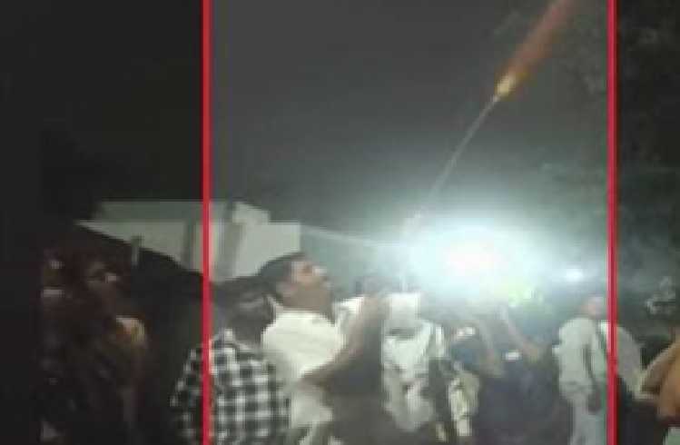 ಬೆಳಗಾವಿ: ಗ್ರಾ. ಪಂ ಸದಸ್ಯನ ಗೂಂಡಾ ವರ್ತನೆ ! ಗಾಳಿಯಲ್ಲಿ ಗುಂಡು ಹಾರಿಸಿ ಹುಟ್ಟುಹಬ್ಬದ ಆಚರಣೆ – ಸದಸ್ಯ ಅರೆಸ್ಟ್