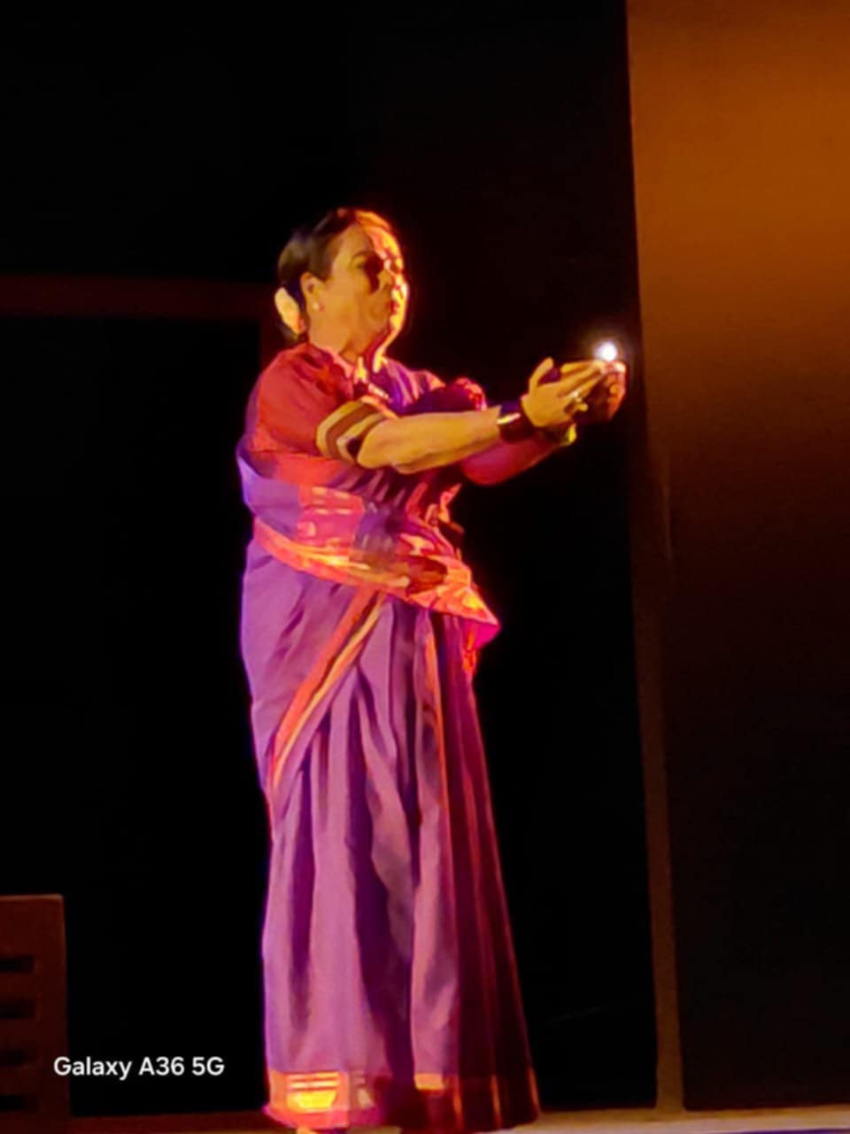 ಶರ್ಮಿಷ್ಠೆಯಾಗಿ ಖ್ಯಾತ ನಟಿ ಉಮಾಶ್ರೀ  ಏಕವ್ಯಕ್ತಿ ನಾಟಕದಲ್ಲಿ ಅದ್ಭುತ ಅಭಿನಯ