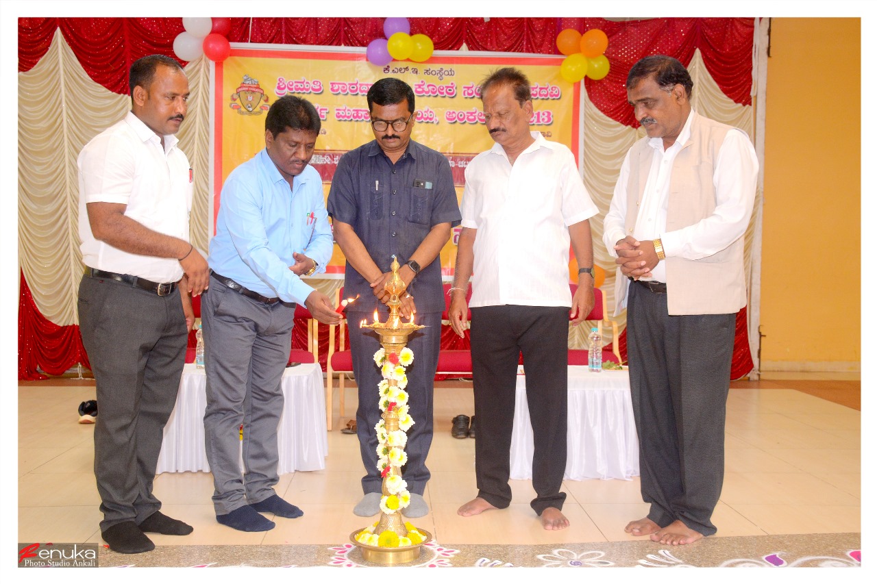 “ವಿದ್ಯಾರ್ಥಿಗಳು ಮಹಾತ್ಮರಂತೆ ಬದುಕಲು ಪ್ರಯತ್ನಿಸಬೇಕು” — ಪ್ರೊ. ಶಿವಲಿಂಗ ಸಿದ್ನಾಳ