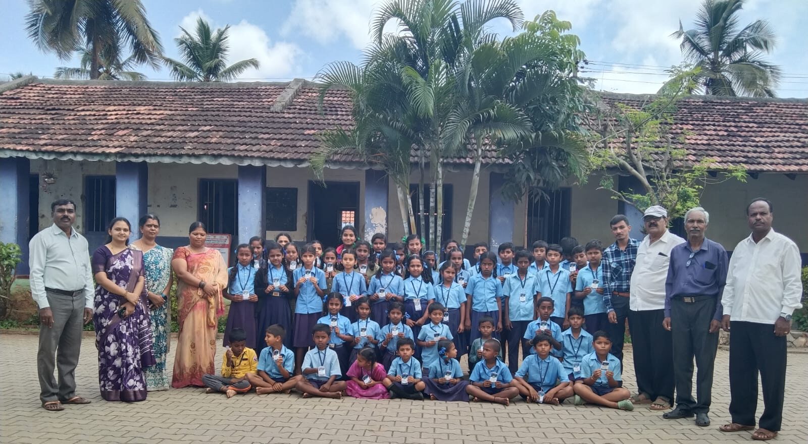 ಏಕಲ್ ಗ್ರಾಮೋಥಾನ್ ಫೌಂಡೇಶನ್‌ನಿಂದ ಕರಿಮುದ್ದನಹಳ್ಳಿ ಶಾಲಾ ಮಕ್ಕಳಿಗೆ ಉಚಿತ ಐಡಿ ಕಾರ್ಡ್ ವಿತರಣೆ