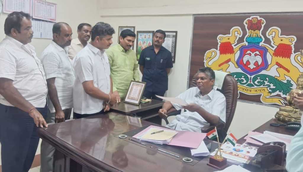 ಬಂಜಾರ ಸಮುದಾಯದ ಭವನ ನಿರ್ಮಾಣಕ್ಕೆ ಜಾಗ ಮಂಜೂರಾತಿಗಾಗಿ ಸಚಿವರಲ್ಲಿ ಮನವಿ