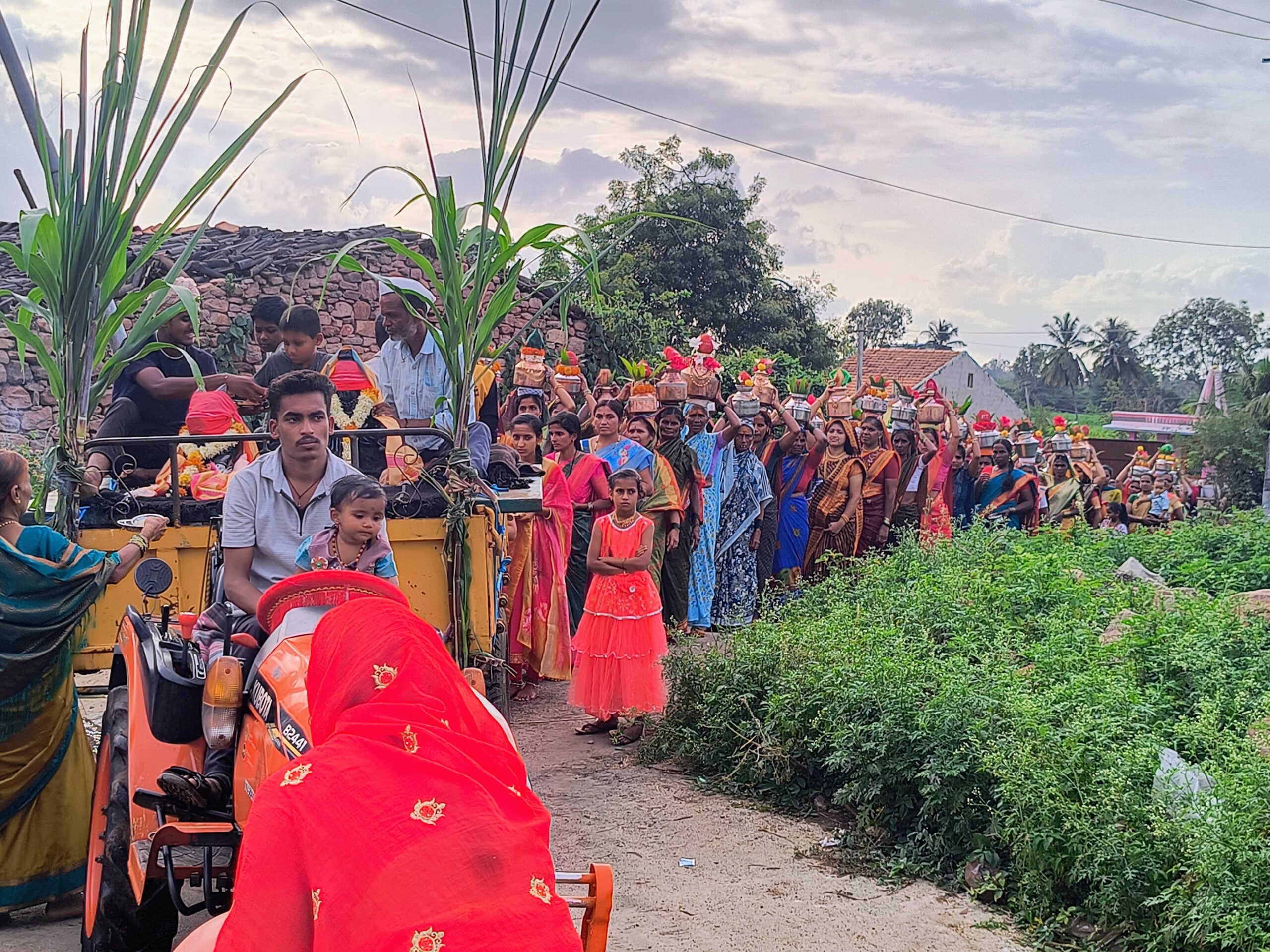 ಶೀಗಿಹೊಳಿಯಲ್ಲಿ ಬ್ರಹ್ಮದೇವರ ನೂತನ ದೇವಾಲಯ ಹಾಗೂ ಮೂರ್ತಿ ಪ್ರತಿಷ್ಠಾಪನೆ